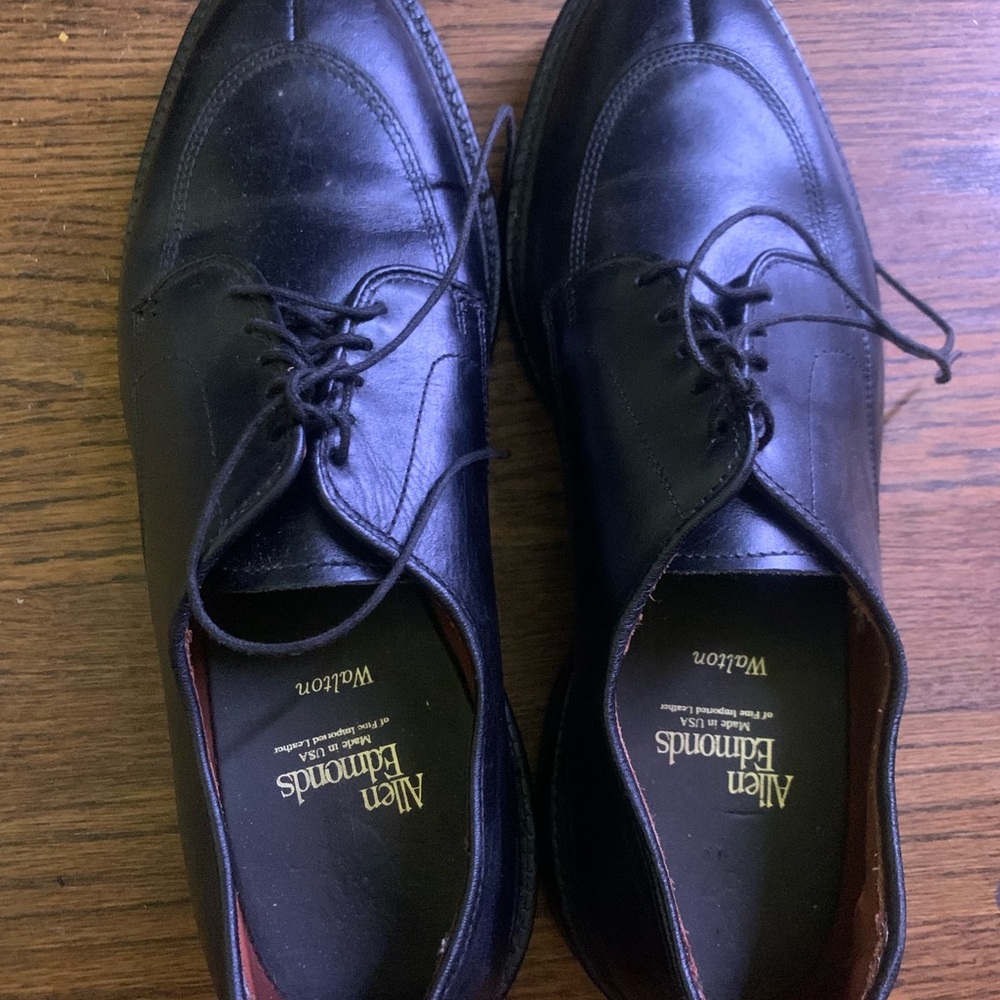 Allen edmond Walton Mens dress shoe